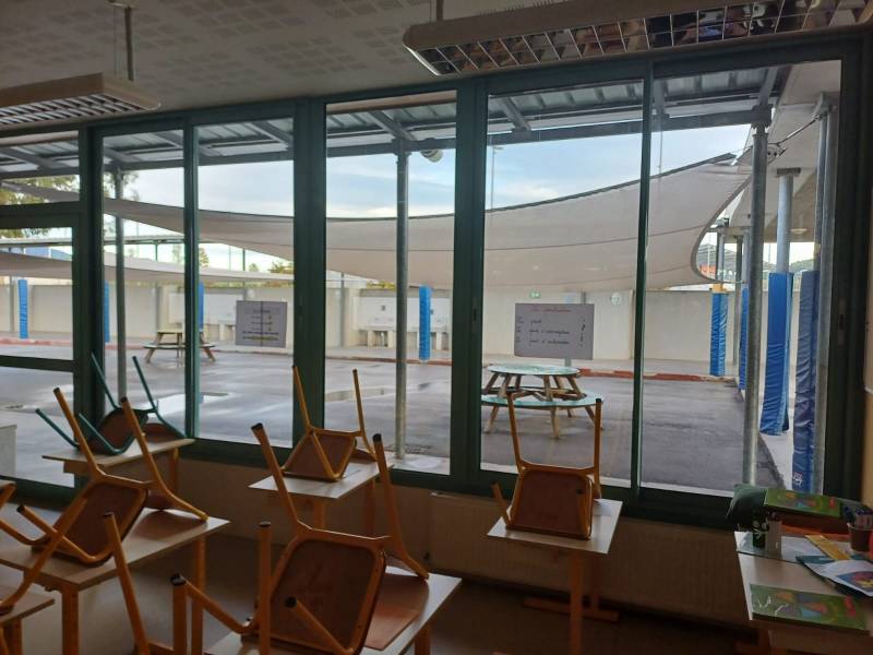 prise-mesures-rideaux-salles-classes-la-crau