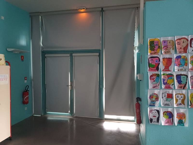 remplacement-stores-rouleaux-rideaux-ecole-la-crau-var